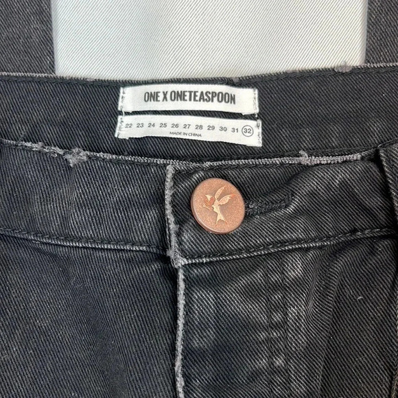 NEW ONE TEASPOON Truckers Mid Rise Straight Leg Distressed Frayed Hem Jean - Picture 4 of 12